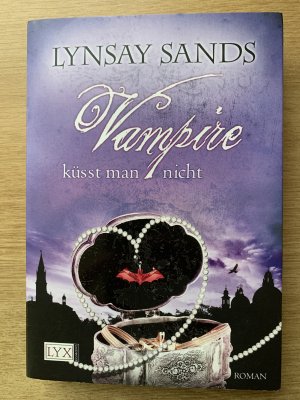 gebrauchtes Buch – Lynsay Sands – Vampire küsst man nicht