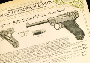 antiquarisches Buch – August Stukenbrok – MAUSER Automatische Selbstlade-Repetier- Pistolen / Futterale Reklame 1908