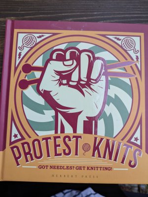 gebrauchtes Buch – Herbert Press – Protest Knits