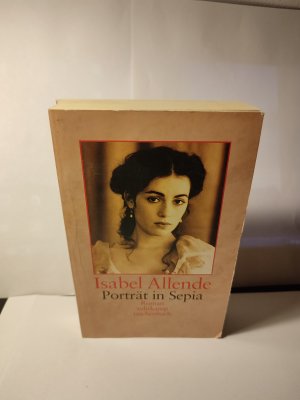 gebrauchtes Buch – Isabel Allende – Portrait in Sepia