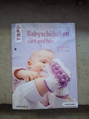 Babyschühchen zart und fein - selbstgestrickte Modelle für kleine Füße