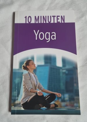 gebrauchtes Buch – 10 Minuten Yoga