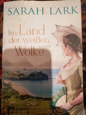 gebrauchtes Buch – Sarah Lark – Im Land der weißen Wolke