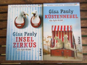 gebrauchtes Buch – Gisa Pauly – Bücherset (Buchreihe: Mamma Carlotta - Sylt Krimi) - Band 5: Inselzirkus / Band 6: Küstennebel