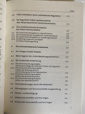 gebrauchtes Buch – Trautmann-Voigt, Sabine; Moll – Bindung in Bewegung - Konzept und Leitlinien für eine psychodynamisch fundierte Eltern-Säuglings-Kleinkind-Psychotherapie