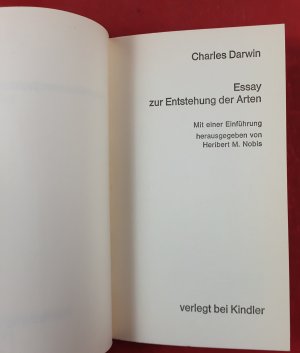 gebrauchtes Buch – Charles Darwin – Essay zur Entstehung der Arten