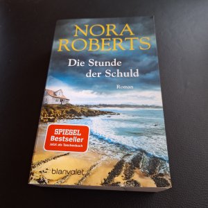 gebrauchtes Buch – Nora Roberts – Die Stunde der Schuld