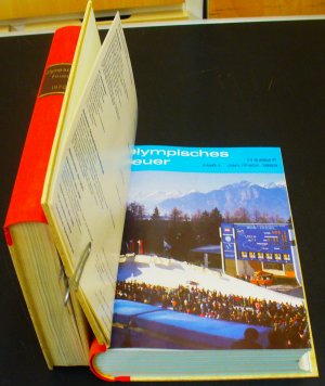 Olympisches Feuer - Zeitschrift der Olympischen Gesellschaft - Jahrgänge 1983 + 1984, 12 Hefte komplett, im Halbleinen-Einband gebunden - Ausgaben 1983 […]