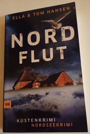 gebrauchtes Buch – Ella Hansen – Nordflut Küstenkrimi Nordseekrimi