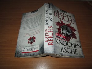 gebrauchtes Buch – Kathy Reichs – Knochen zu Asche