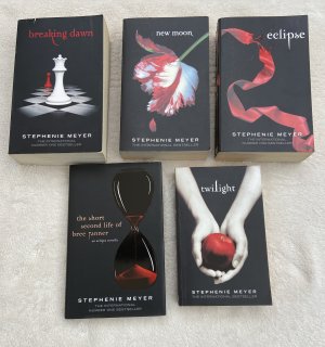 Bücherpaket Twilight /  1. twilight - 2. new moon - 3. eclipse - 4. breaking dawn - 5. the short second life ....  (S.O.)