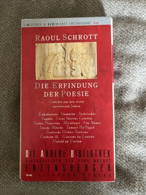 gebrauchtes Buch – Raoul Schrott – Die Erfindung der Poesie.  (EA, Widmungsexemplar. Tadellos erhalten).