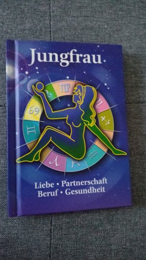 gebrauchtes Buch – Unbekannt – Jungfrau