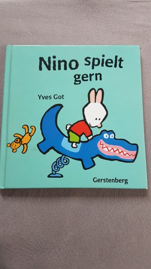 Nino spielt gern