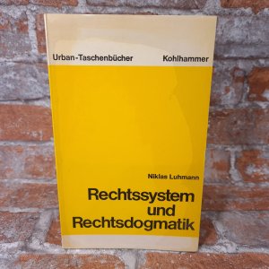 Rechtssystem und Rechtsdogmatik