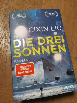 gebrauchtes Buch – Cixin Liu – Die drei Sonnen Weltbestseller aus China