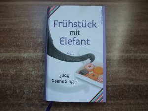 Frühstück mit Elefant