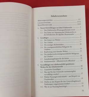 gebrauchtes Buch – Stefan Haupt – Urheberrecht in der Schule - Was Lehrer, Eltern, Schüler, Medienzentren und Schulbehörden vom Urheberrecht wissen sollten - 4. Auflage