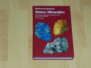 Bestimmungsbuch Steine + Mineralien