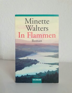 gebrauchtes Buch – Minette Walters – In Flammen