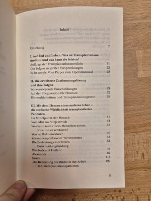 gebrauchtes Buch – Elisabeth Wellendorf – Mit dem Herzen eines anderen leben - Aus der Arbeit mit Transplantationspatienten: Ihre Erfahrungen, ihre Ängste, ihre Hoffnungen.