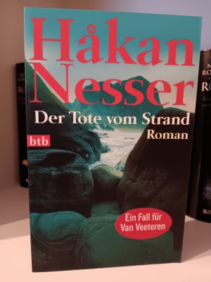 gebrauchtes Buch – Håkan Nesser – Der Tote vom Strand