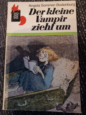 gebrauchtes Buch – Angela Sommer-Bodenburg – Der kleine Vampir zieht um