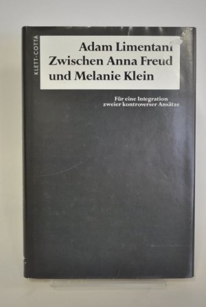 Zwischen Anna Freud und Melanie Klein. Für eine Integration zweier kontroverser Ansätze.