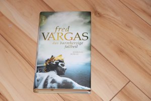 gebrauchtes Buch – Fred Vargas – Das barmherzige Fallbeil