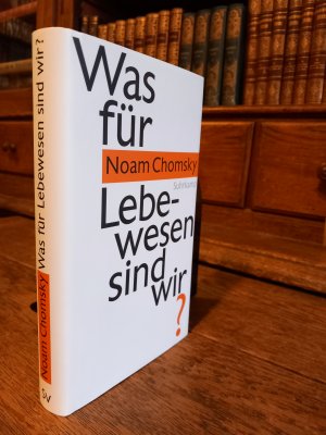 gebrauchtes Buch – Noam Chomsky – Was für Lebewesen sind wir?