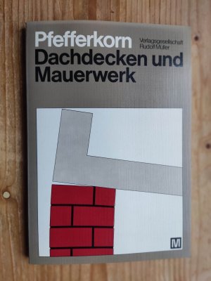 Dachdecken und Mauerwerk