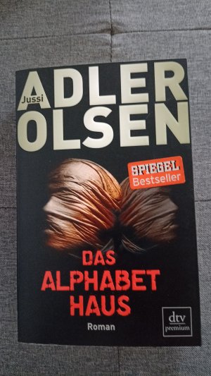 gebrauchtes Buch – Jussi Adler-Olsen – Das Alphabethaus