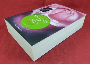 gebrauchtes Buch – E. L. James – Shades of Grey Befreite Lust