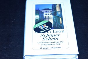 gebrauchtes Buch – Donna Leon – Schöner Schein - Commissario Brunettis achtzehnter Fall