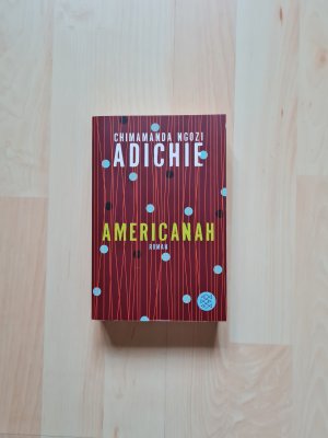 gebrauchtes Buch – Adichie, Chimamanda Ngozi – Americanah