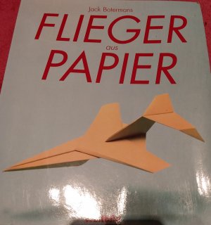 Flieger aus Papier