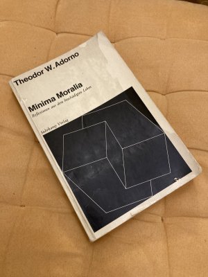 antiquarisches Buch – Adorno, Theodor W – Minima Moralia - Reflexionen aus dem beschädigten Leben