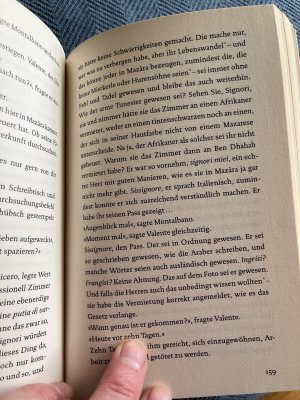 gebrauchtes Buch – Andrea Camilleri – Der Dieb der süßen Dinge - Commissario Montalbanos dritter Fall. Roman