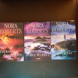 gebrauchtes Buch – Nora Roberts – Töchter des Feuers Töchter des Windes Töchter der See - Irland Trilogie