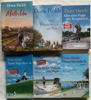 Sammlung Konvolut BücherPaket / Tante Inge haut ab / Urlaub mit Papa / Alles eine Frage der Perspektive / Mathilda oder Irgendwer stirbt immer / Drei […]