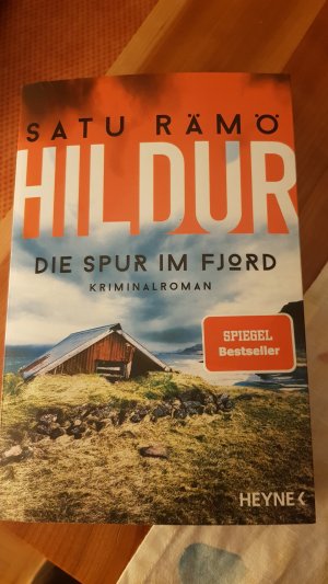 gebrauchtes Buch – Satu Rämö – Hildur – die Spur im Fjord - Kriminalroman