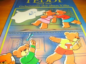 gebrauchtes Buch – Jörn Ingersen: Teddy und das Geheimnis der Alten Villa.Teddy und das Geheimnis der alten Villa.Aus dem Englischen übersetzt von Jörn Ingersen – Teddy und das Geheimnis der alten Villa