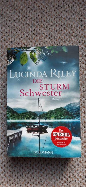 gebrauchtes Buch – Lucinda Riley – Die Sturmschwester