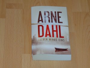 gebrauchtes Buch – Arne Dahl – Sieben minus eins