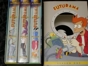 gebrauchter Film – Futurama 3 Stück Sets mit VHS Kassetten Season one, two, three