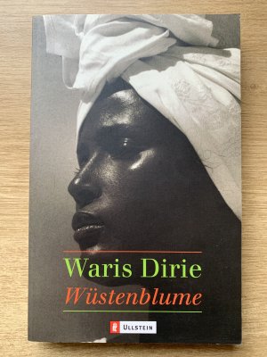 gebrauchtes Buch – Waris Dirie – Wüstenblume