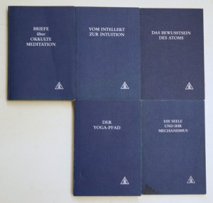 Konvolut von 5 Bdn. Der Yoga-Pfad. Patanjalis Lehrsprüche erläutert; Das Bewusstsein des Atoms; Vom Intellekt zur Intiution; Briefe über okkulte Meditation […]