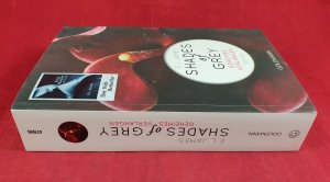 gebrauchtes Buch – E. L. James – Fifty Shades of Grey - Geheimes Verlangen: Band 1 - Roman