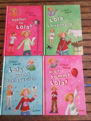 Buchkonvolut (Buchreihe: Lola) - Band 1: Hier kommt Lola! / Band 2: Lola macht Schlagzeilen / Band 4: Applaus für Lola / Band 5: Lola Löwenherz