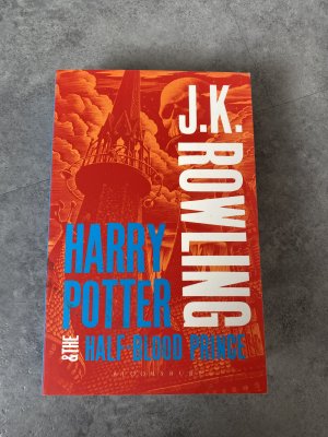 gebrauchtes Buch – Rowling, Joanne K – Harry Potter and the Half-Blood Prince - Children's Edition